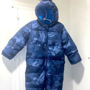 Baby Coat|Gap|Blue|size 18-24 months|Warm|Covers Fully|Hoodie,Hands and Feet.